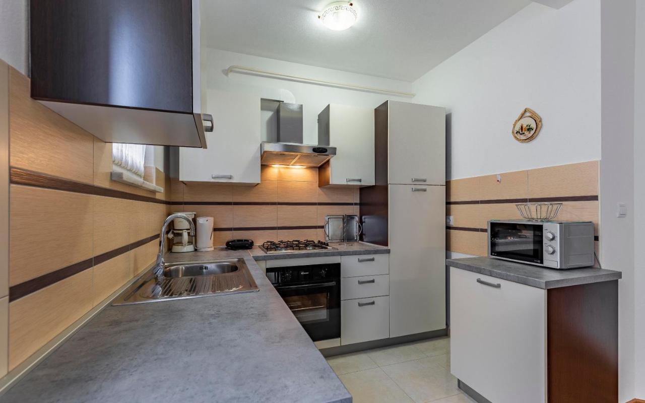 Istriensonne - Apartments Veruda Mit Grillterrasse Pula Luaran gambar