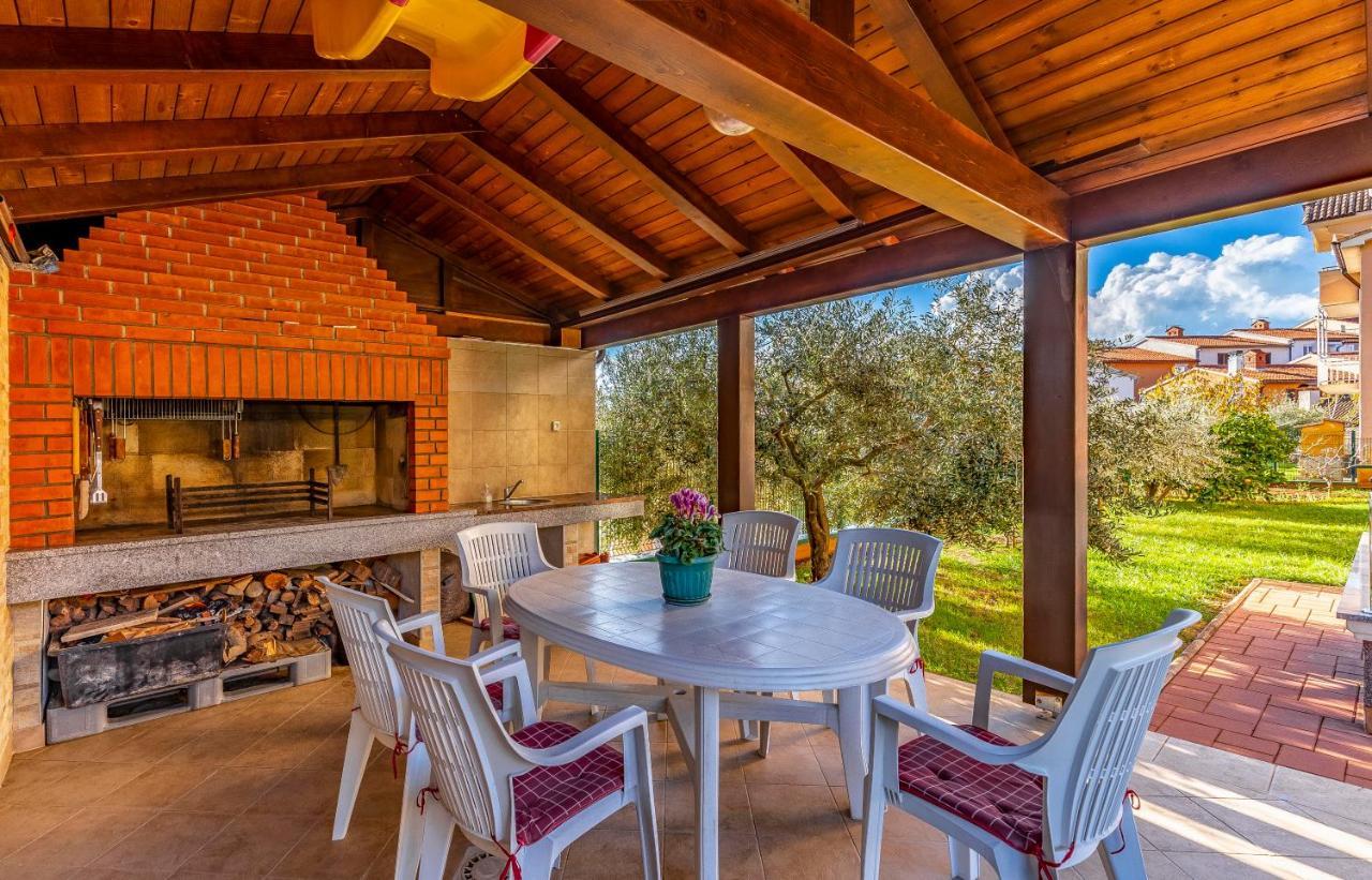 Istriensonne - Apartments Veruda Mit Grillterrasse Pula Luaran gambar