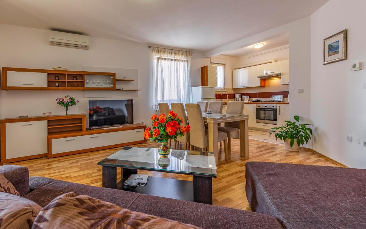 Istriensonne - Apartments Veruda Mit Grillterrasse Pula Luaran gambar
