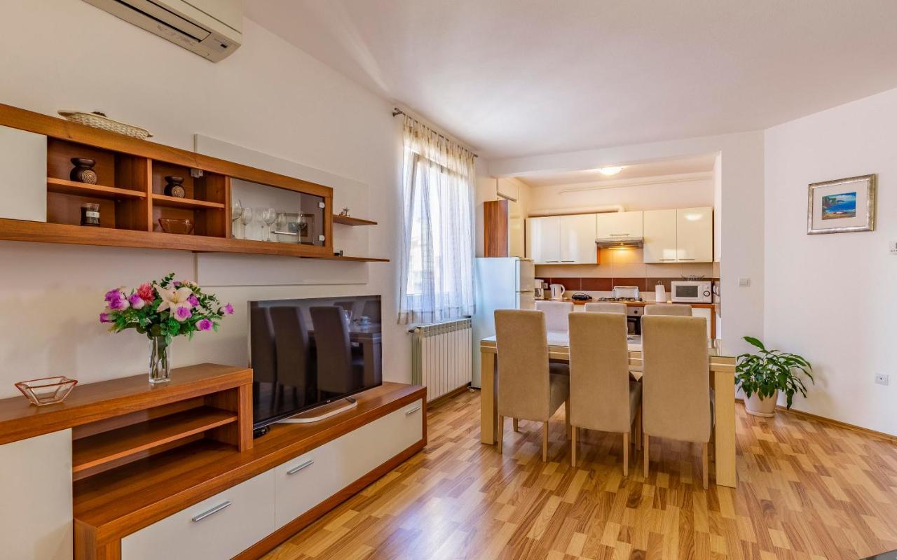 Istriensonne - Apartments Veruda Mit Grillterrasse Pula Luaran gambar