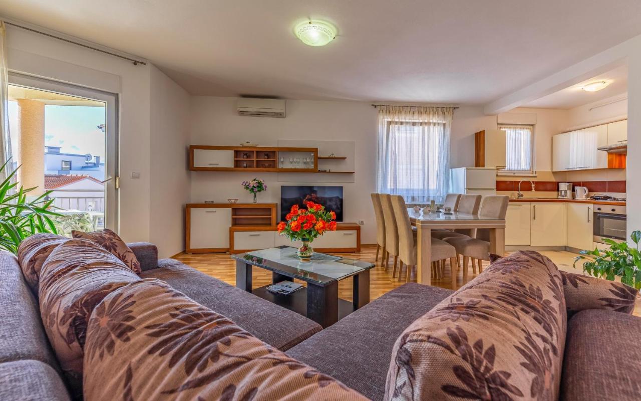 Istriensonne - Apartments Veruda Mit Grillterrasse Pula Luaran gambar
