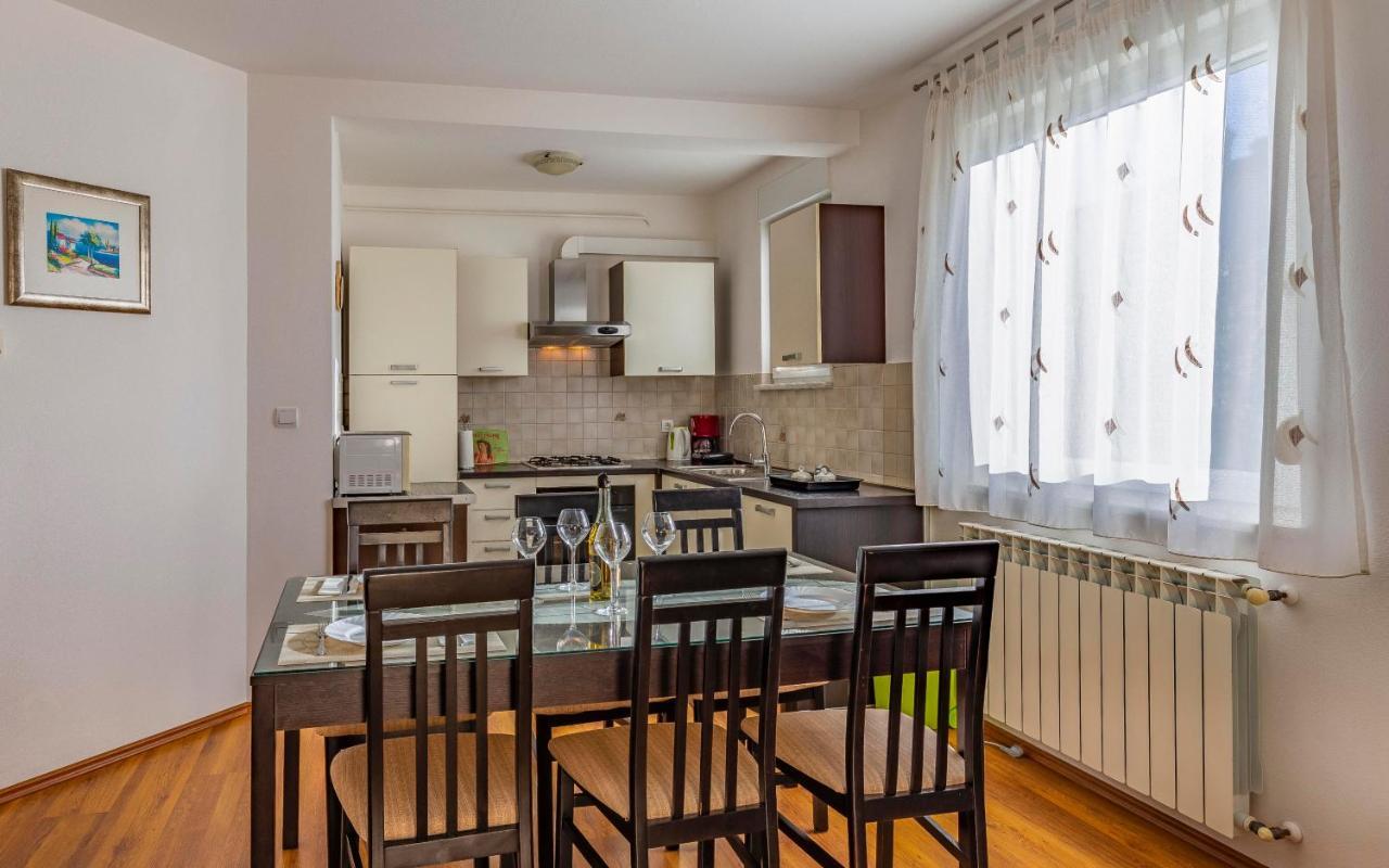 Istriensonne - Apartments Veruda Mit Grillterrasse Pula Luaran gambar