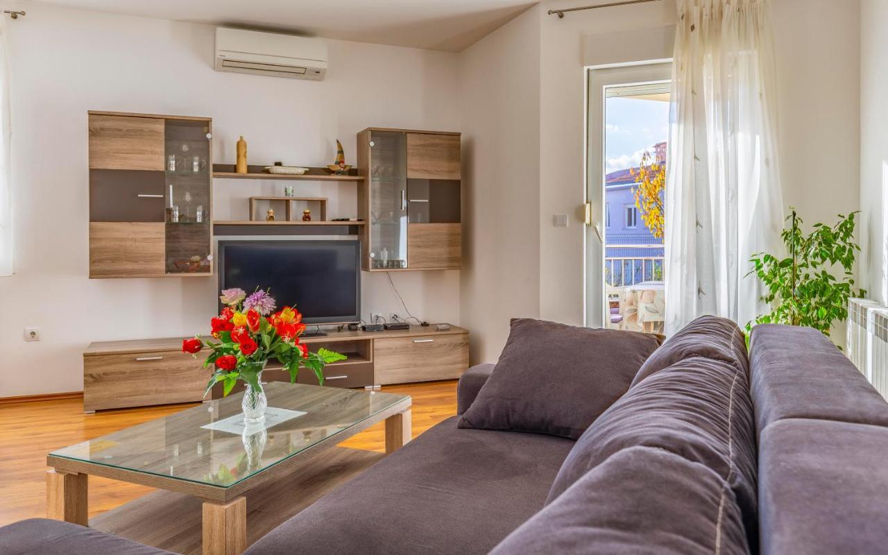 Istriensonne - Apartments Veruda Mit Grillterrasse Pula Luaran gambar