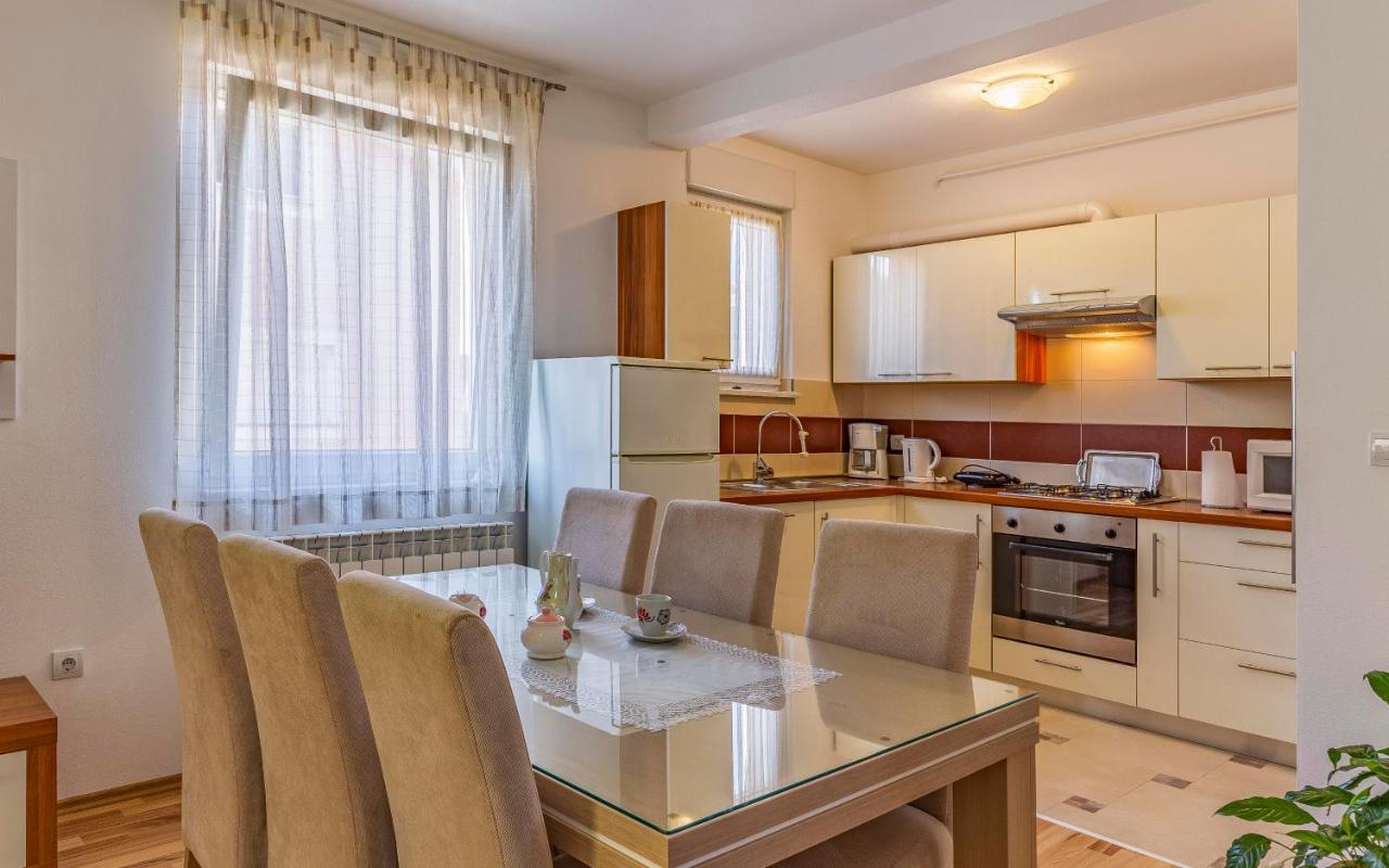 Istriensonne - Apartments Veruda Mit Grillterrasse Pula Luaran gambar