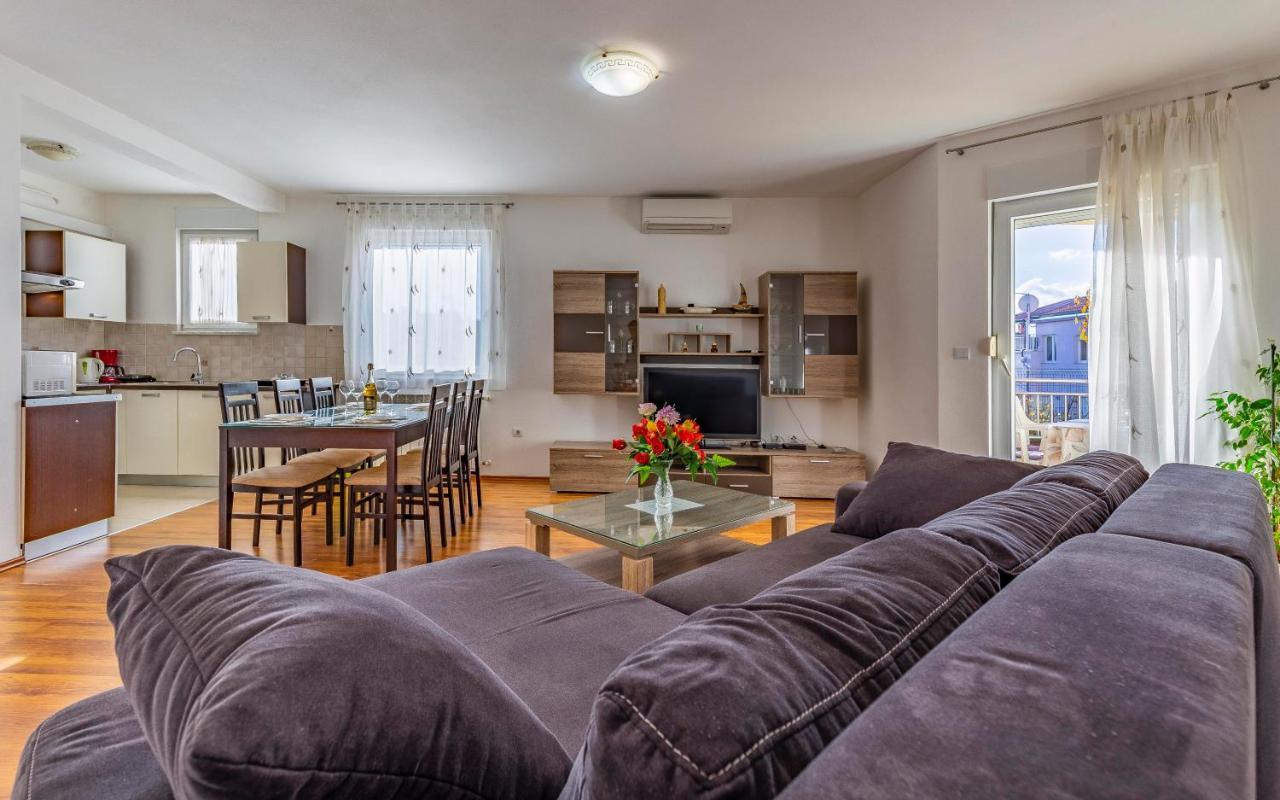 Istriensonne - Apartments Veruda Mit Grillterrasse Pula Luaran gambar