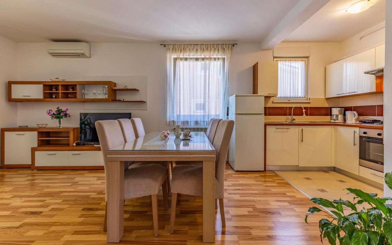 Istriensonne - Apartments Veruda Mit Grillterrasse Pula Luaran gambar