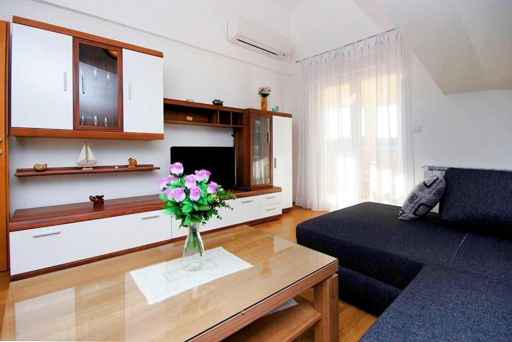 Istriensonne - Apartments Veruda Mit Grillterrasse Pula Luaran gambar
